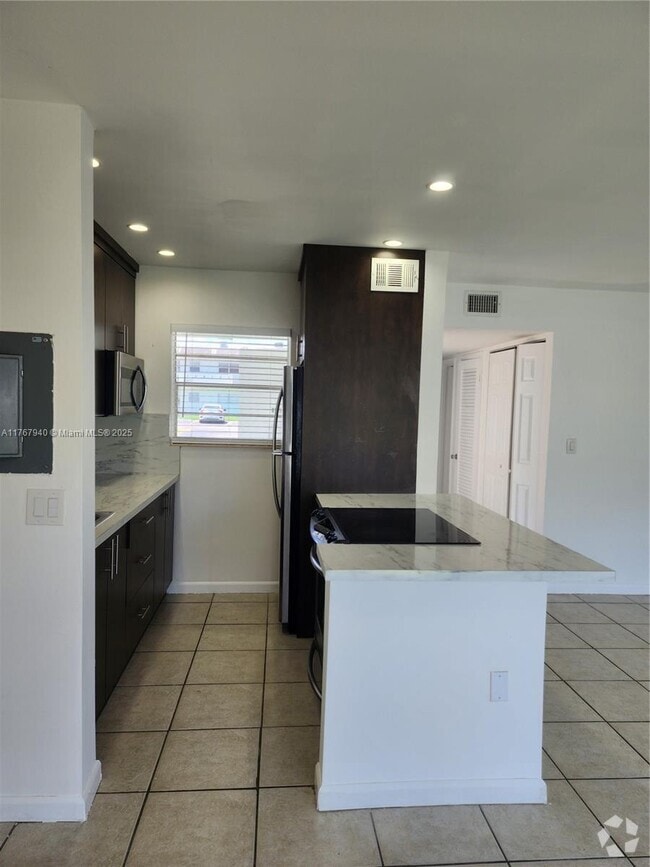 Building Photo - 7680 SW 82nd St