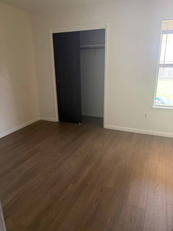 Building Photo - 1905 Roth Ct