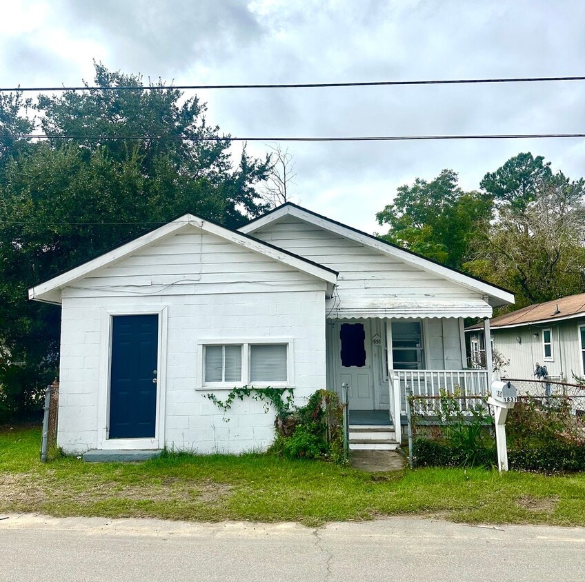 Photo - 1837 Doscher Ave