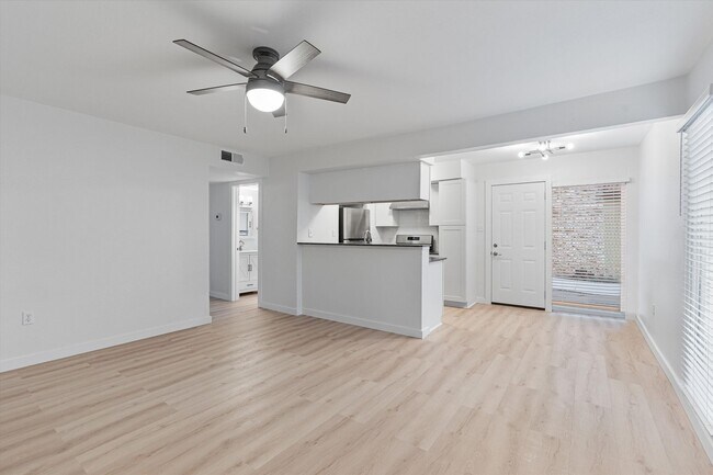 Foto del edificio - Newly Renovated 2/1 Apartment in East Austin