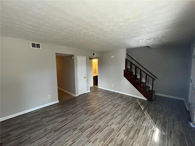 Foto del edificio - 2393 Cragstone Ct