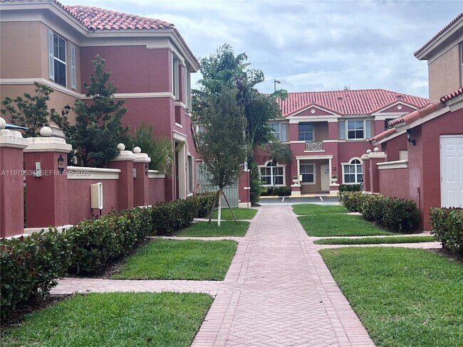 Foto del edificio - 6104 NW 114th Pl