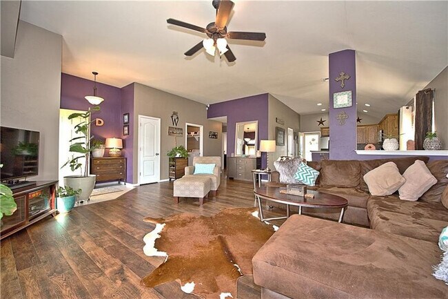 Foto del edificio - 713 Shadowhill St
