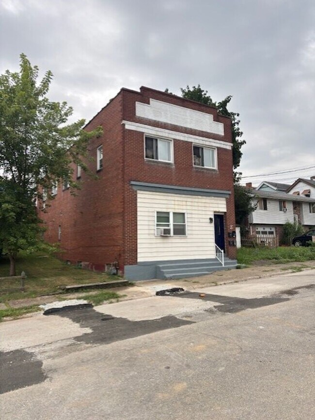Foto del edificio - 812 Indiana Ave