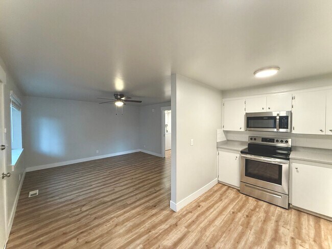 Foto del edificio - 1 Bedroom Apartment Available February 1st