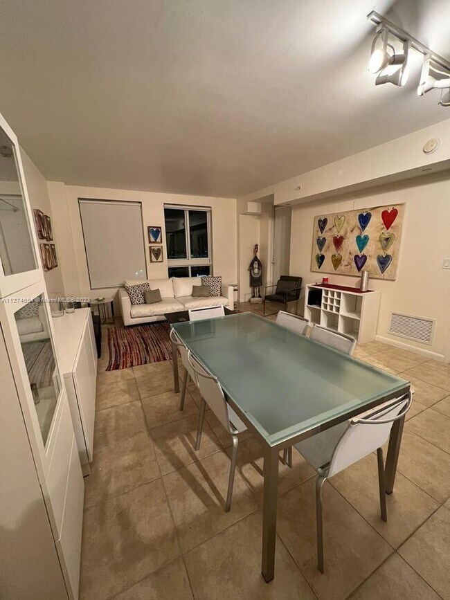 Foto del edificio - 7355 SW 89th St