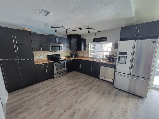 Foto del edificio - 12041 NW 34th Pl