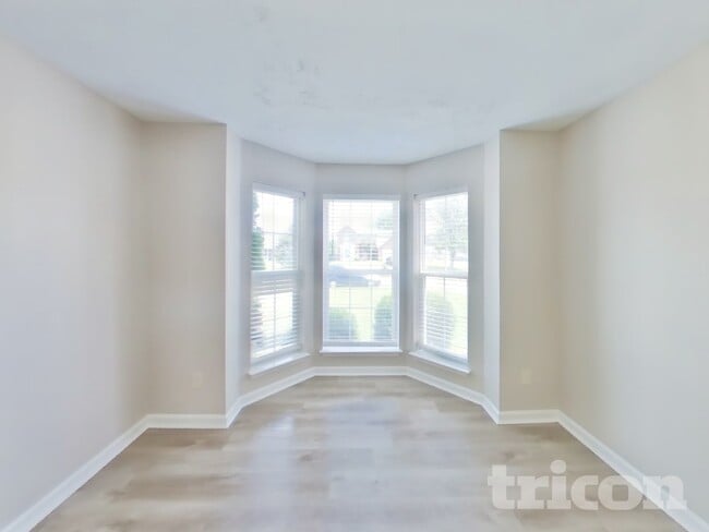 Building Photo - 673 Mable Dr