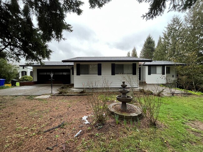 Building Photo - Beautiful 3 Bed, 2 Bath Duplex in NW Portl...