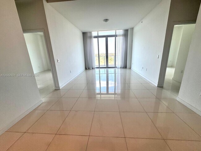Foto del edificio - 7825 NW 107th Ave