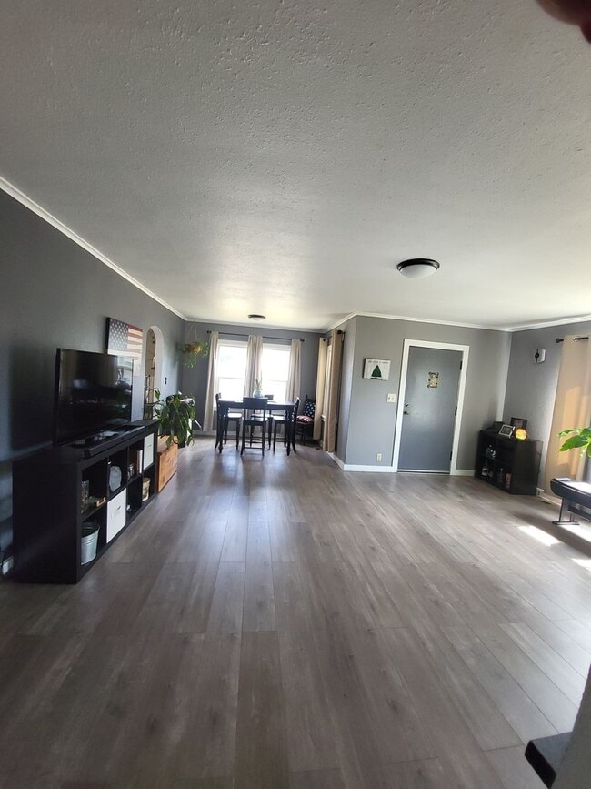 Building Photo - 2 Bedroom 1 Bath in Centralia