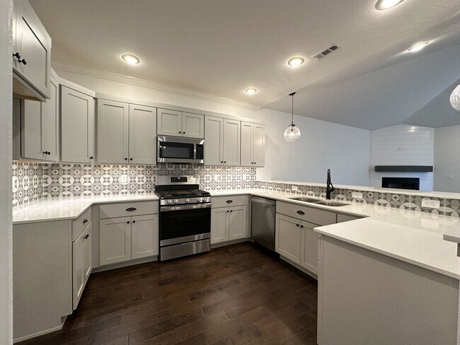 Foto del edificio - 2196 N Woodlark Ln