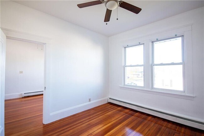 Foto del edificio - 23 Exeter Ave