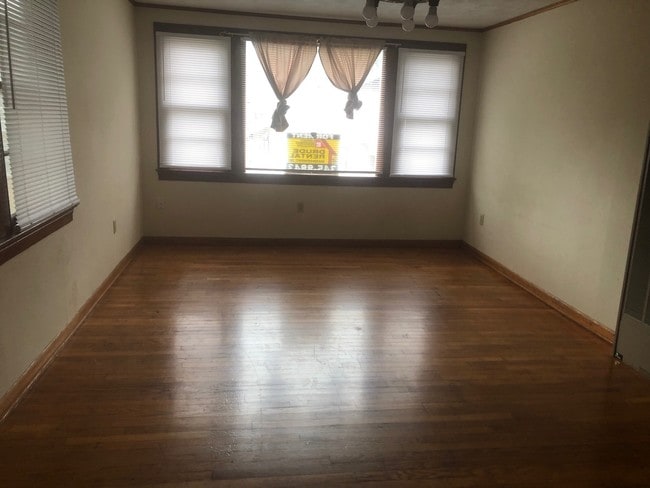 Foto del edificio - 704 E Thomas St