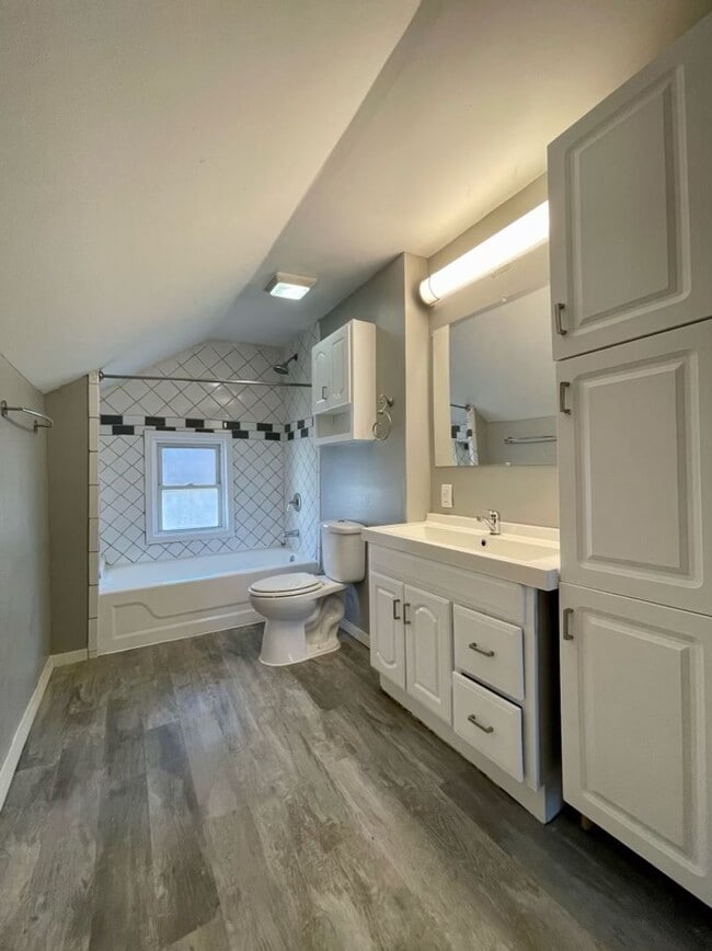 Foto del edificio - Captivating 3 Bedroom 1 Bathroom Single fa...
