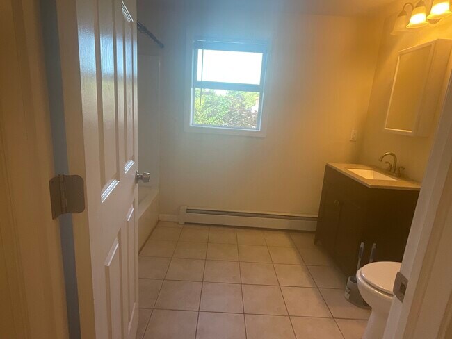 Foto del edificio - 21 Cooley Ave