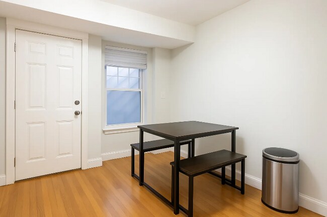 Foto del edificio - 712 Shawmut Ave
