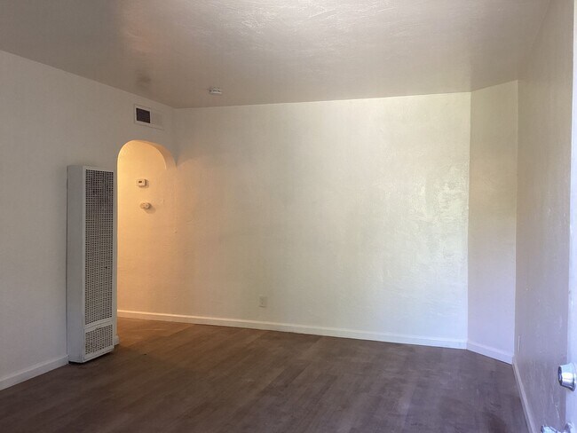Foto del edificio - 3452 - 3458 E. Clinton Ave Fresno