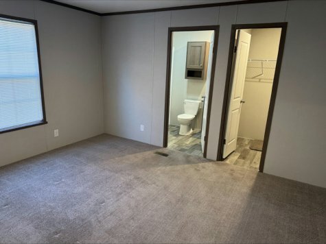 Building Photo - 2429 E Birch Dr