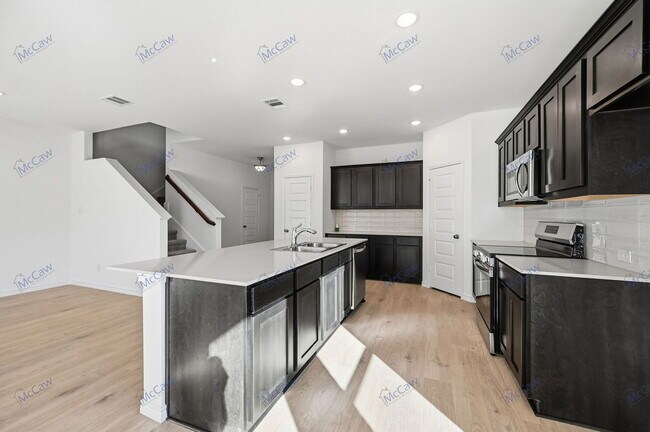 Photo - 402 Wrangler Ln Townhome