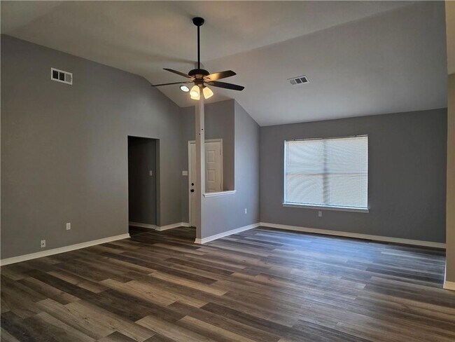 Foto del edificio - 111 Heather Dr