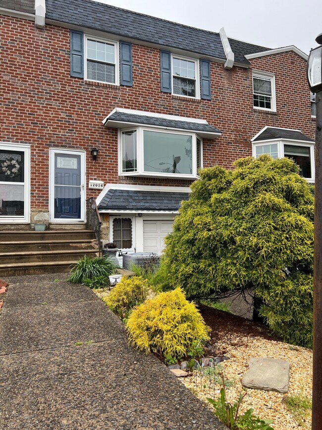 12014 Salina Pl, Philadelphia, PA 19154 Townhome Rentals in