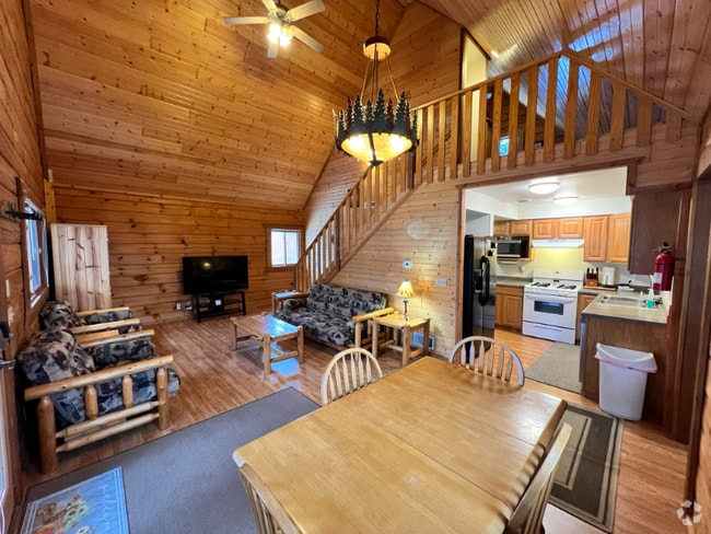 Building Photo - 207 Blossom Dr