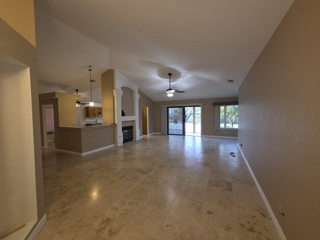 Foto del edificio - 6372 E Calle Cavillo