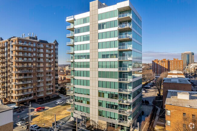 Building Photo - 4646 Broadway St