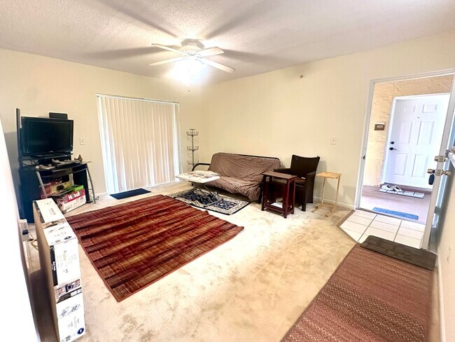 Foto del edificio - 5590 NW 61st St