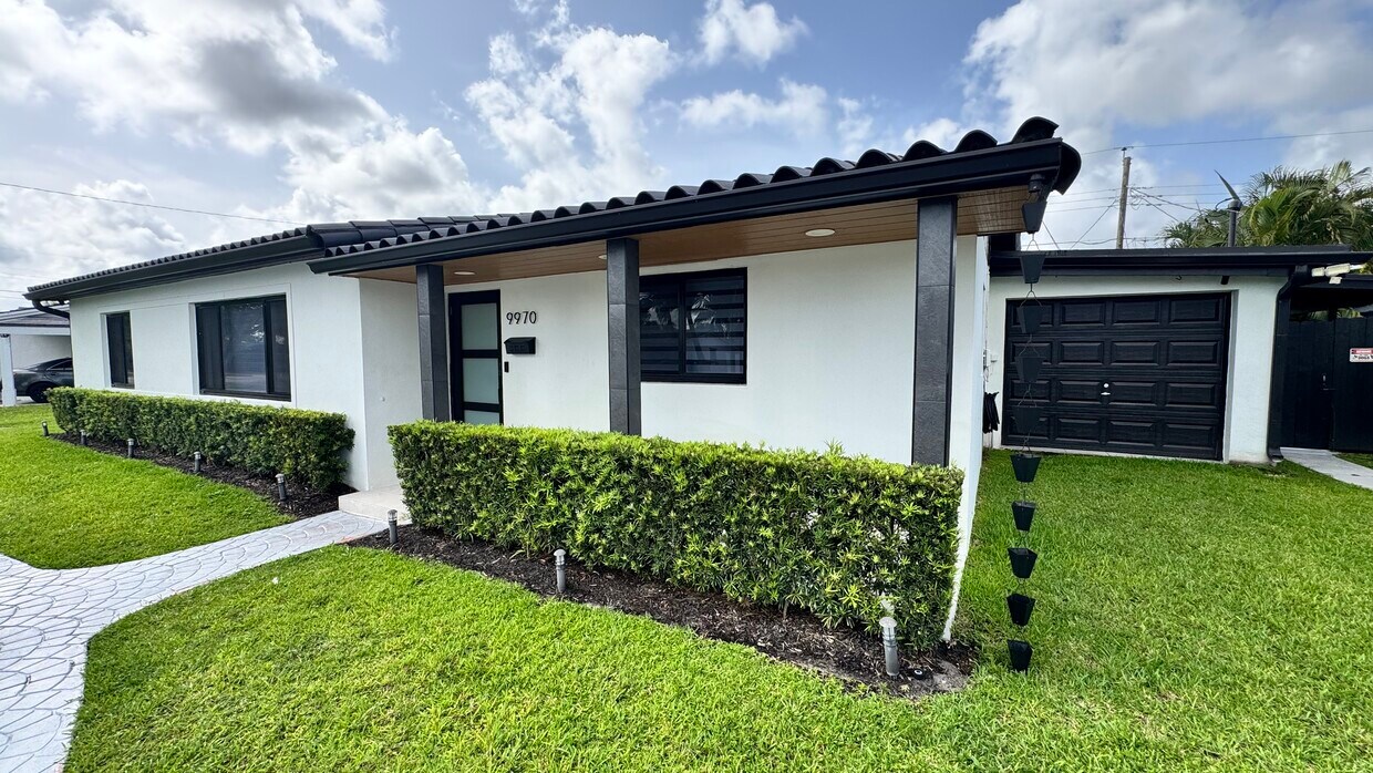 Foto principal - 9970 SW 13th Ter