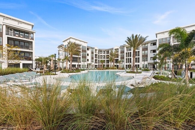 Building Photo - Lunara