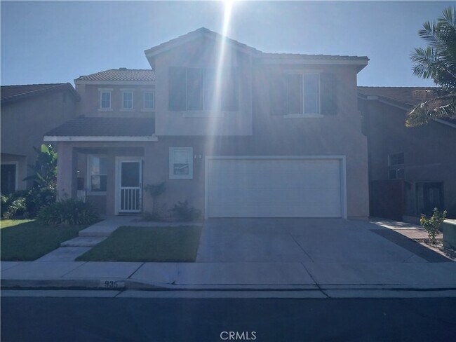 Building Photo - 935 Redtail Dr
