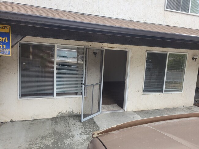 Building Photo - 18320 Hurst Rd