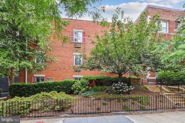 Foto del edificio - 513 12th St NE