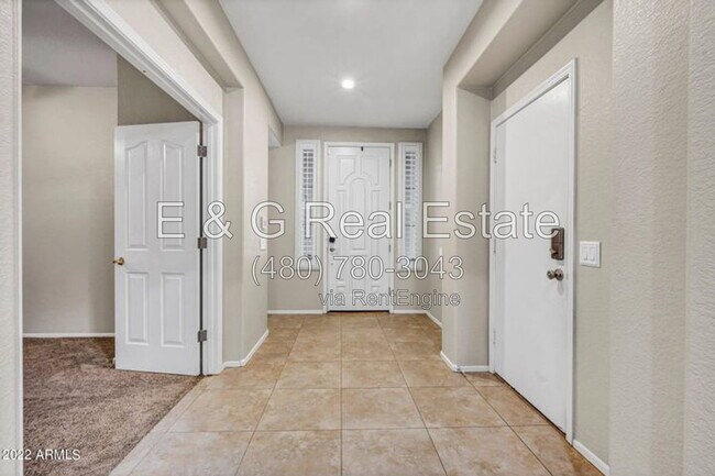Foto del edificio - 1167 N Cholla St