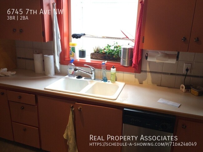 Foto del edificio - 6745 7th Ave NW