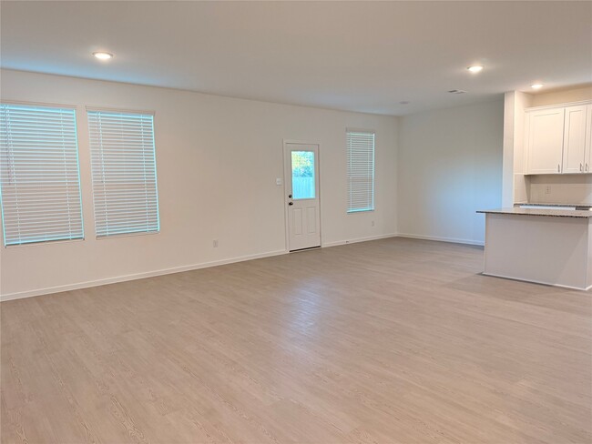 Foto del edificio - 24645 Cascade Haven Rd