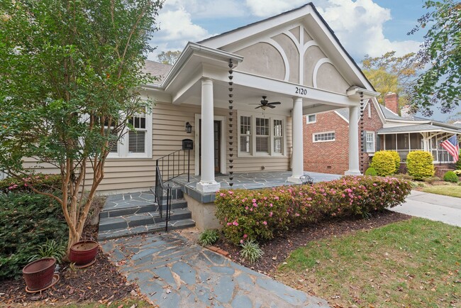 Building Photo - Beautiful Home in Dilworth