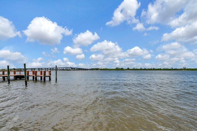 Foto del edificio - 2840 S Ocean Blvd