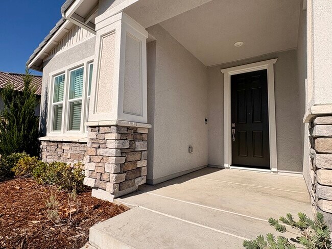 Building Photo - Beautiful Solar Home For Rent in Lincoln