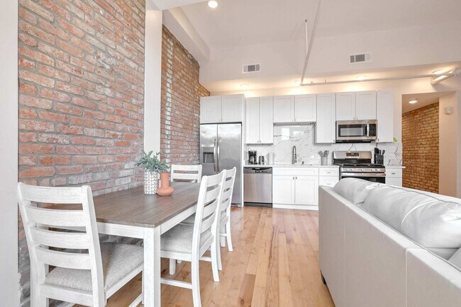 Foto del edificio - 1050 Annunciation St