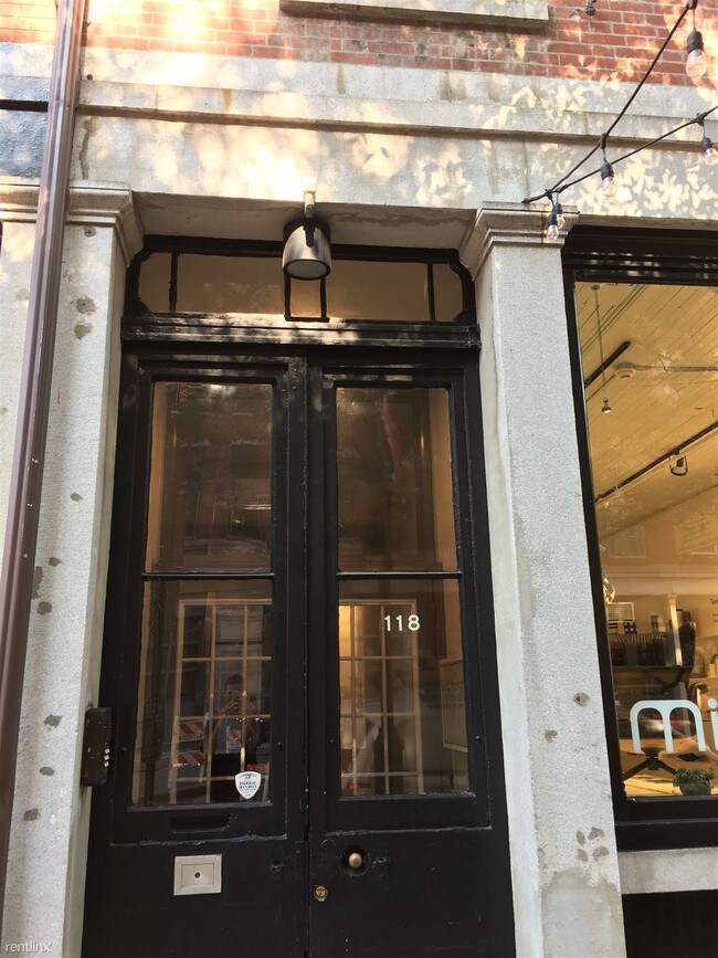 Foto del edificio - 1 br, 1.5 bath  - 118 N 3rd St Fl 3