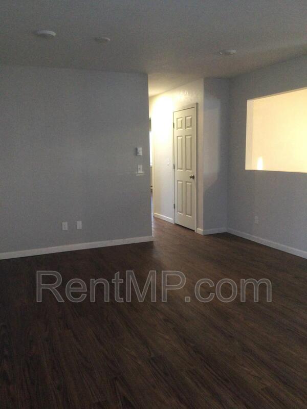 Building Photo - 913 Mulberry Ln