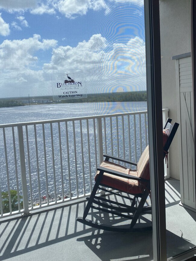 Foto del edificio - 13415 Blue Heron Beach Dr