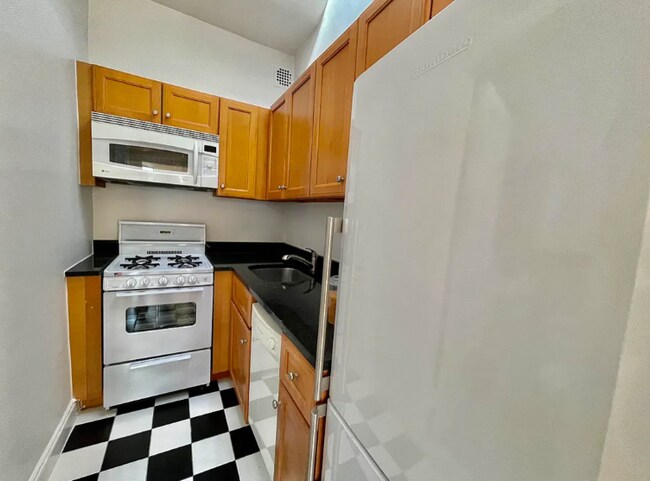 Foto del edificio - 22 W 68th St