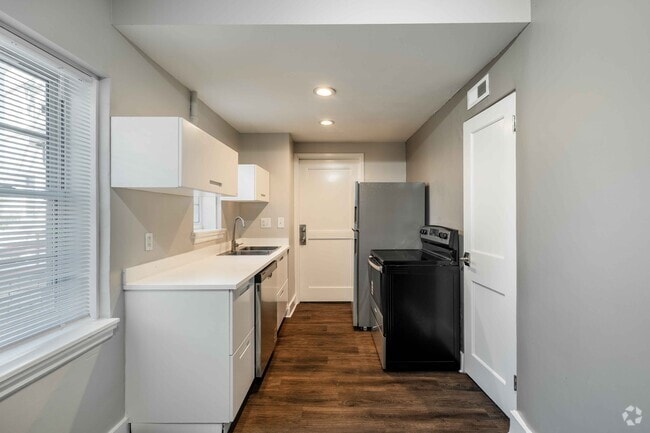 2BR, 1BA - 650SF - Kitchen - Grandview Apartments