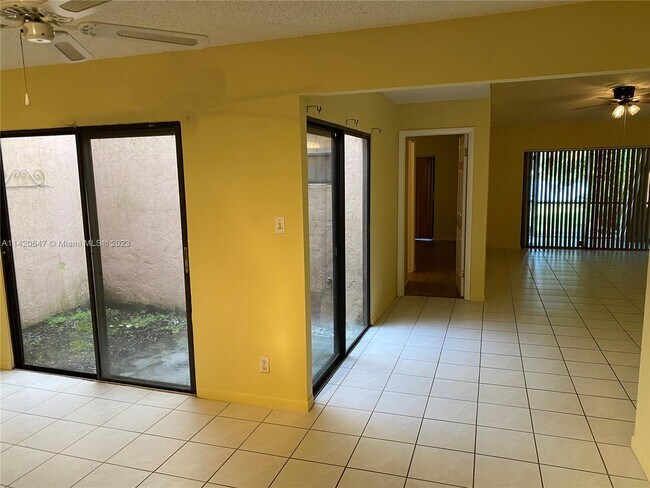 Building Photo - 894 NW 79th Terrace