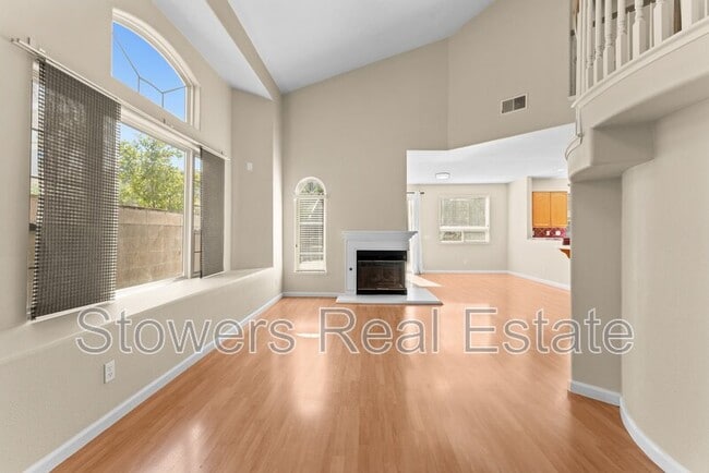 Building Photo - 5659 Highcrest Ct
