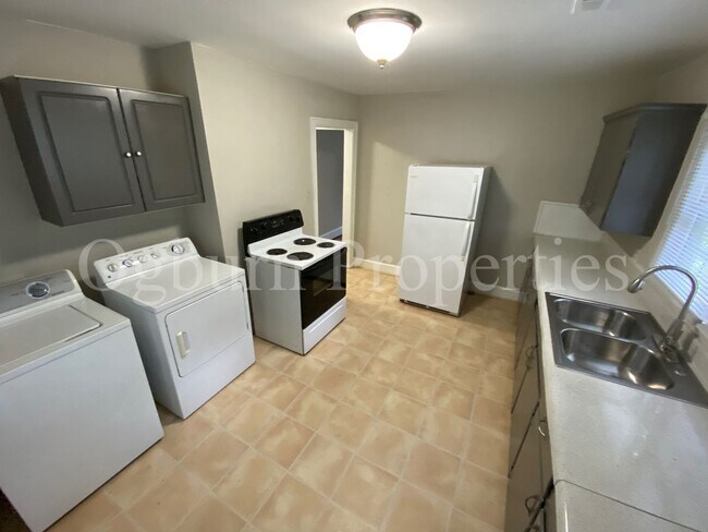 Building Photo - 253 S. Sunset Dr-2BR/1BA-Ardmore HOME!!